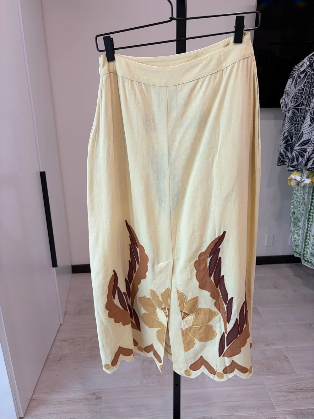 Farm Rio: SUMMER CUTWORK
SAND SKIRT - Picture 9 of 15